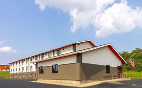 Super 8 By Wyndham St. Clairsville Oh/Wheeling Wv Area